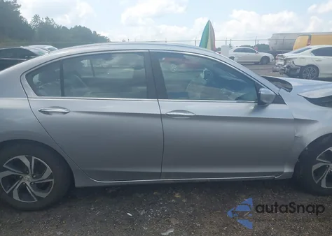 2017 Honda Accord Lx z USA, uszkodzony, nr VIN 1HGCR2F35HA240975